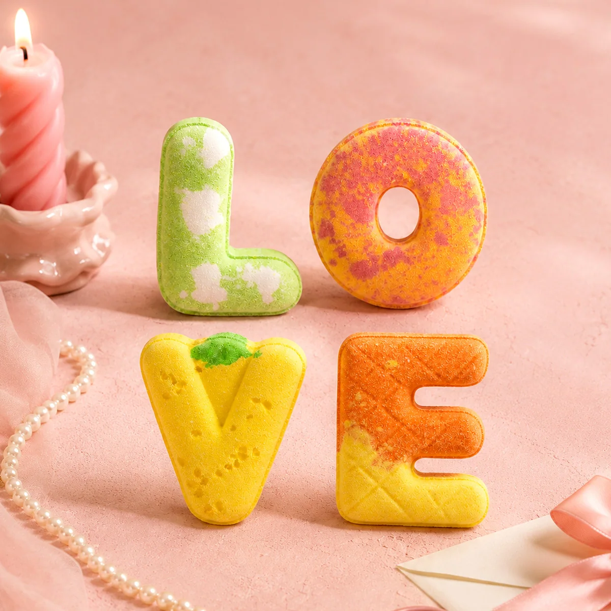 LOVE の文字のかたちのバスボム